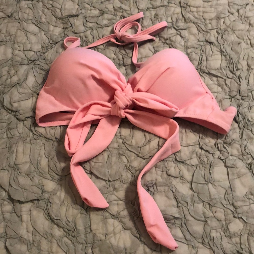 Bikini top.